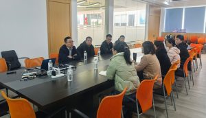 专业转型破困局，即时零售启新程